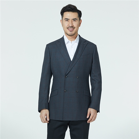 時尚四粒扣西服